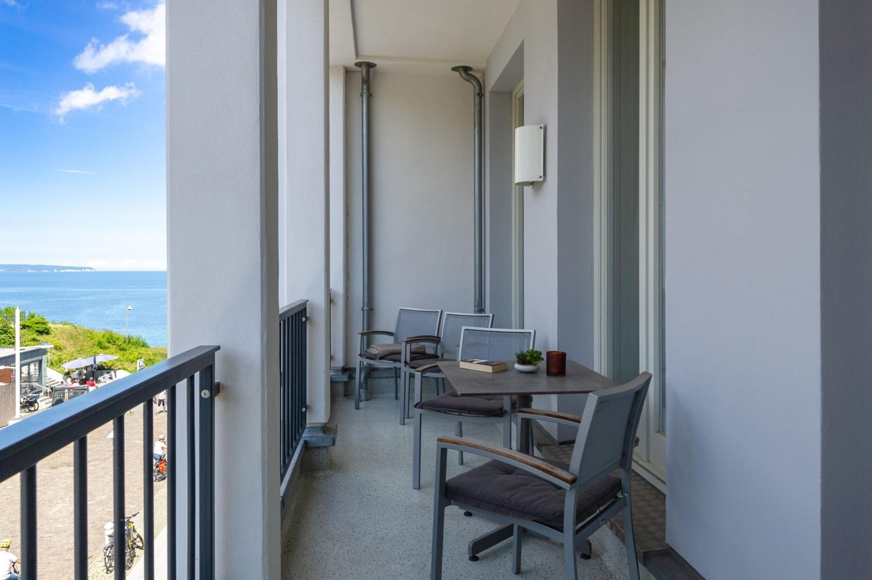 FIRST Sellin - Meerblick-Appartement 18 
