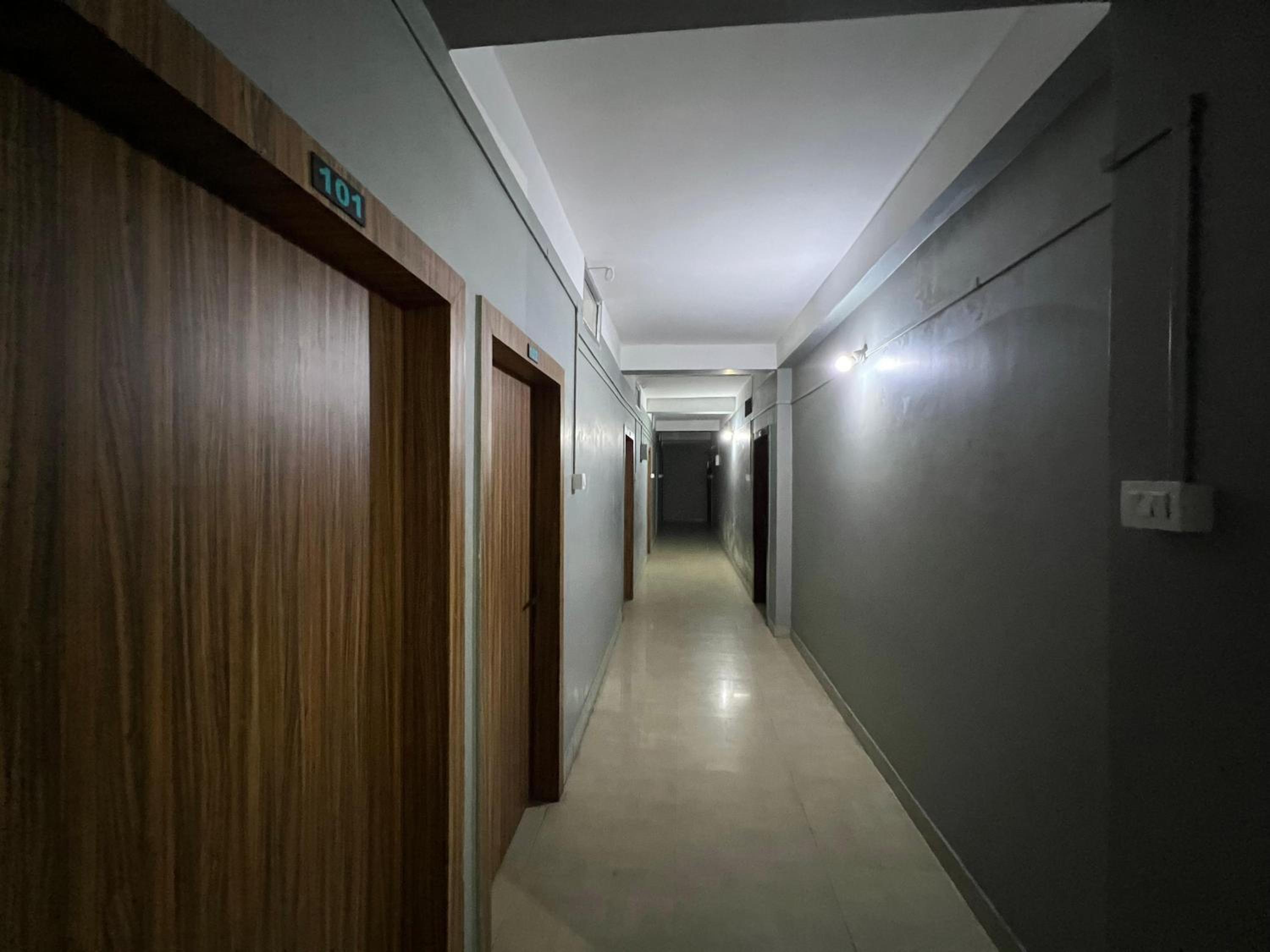 Photo 10