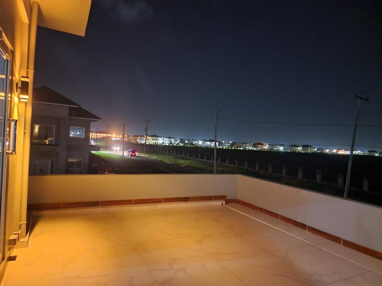 5 Bed Villa Sleeps 10 with Jacuzzi