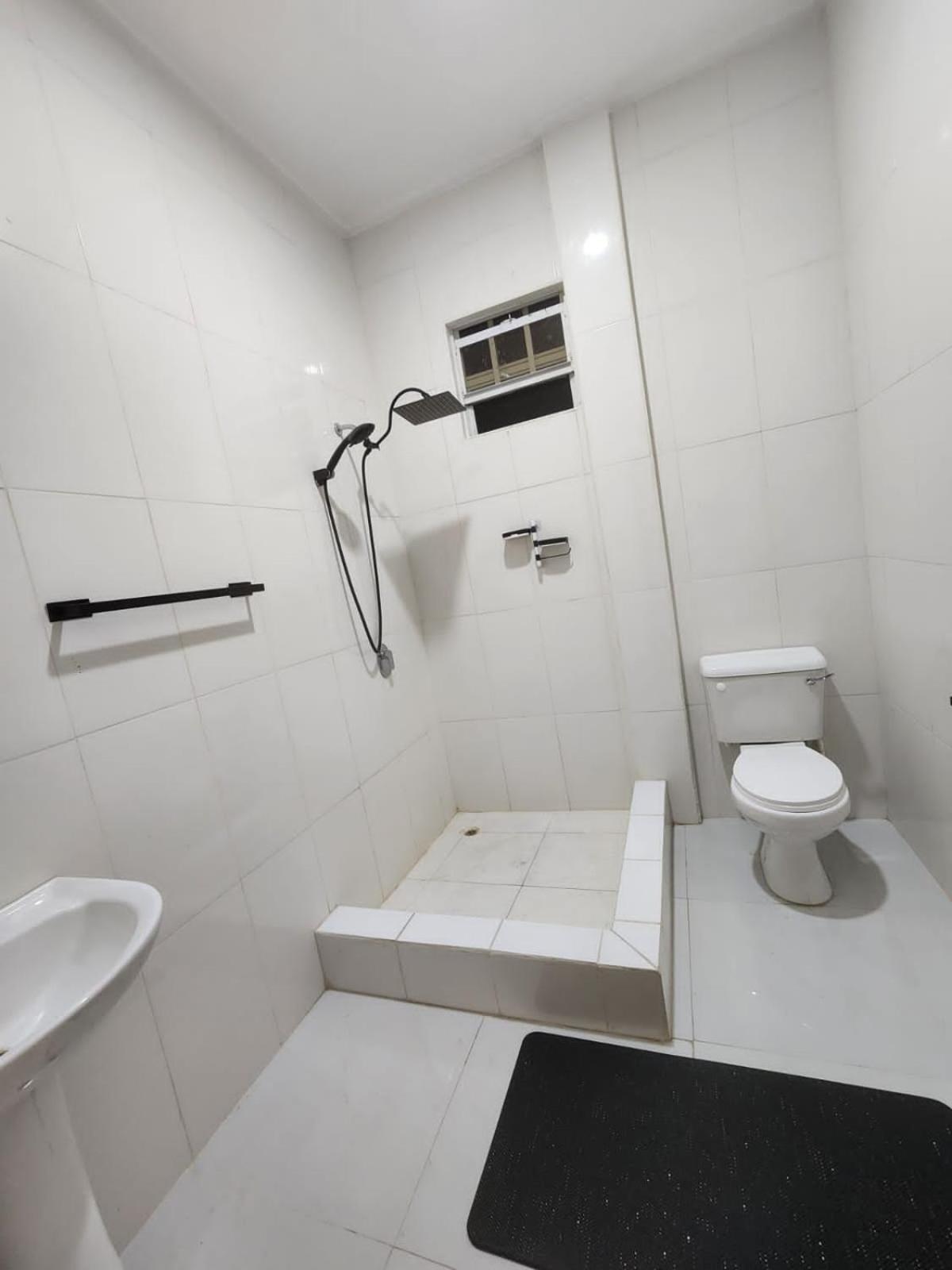 5 Bed Villa Sleeps 10 with Jacuzzi