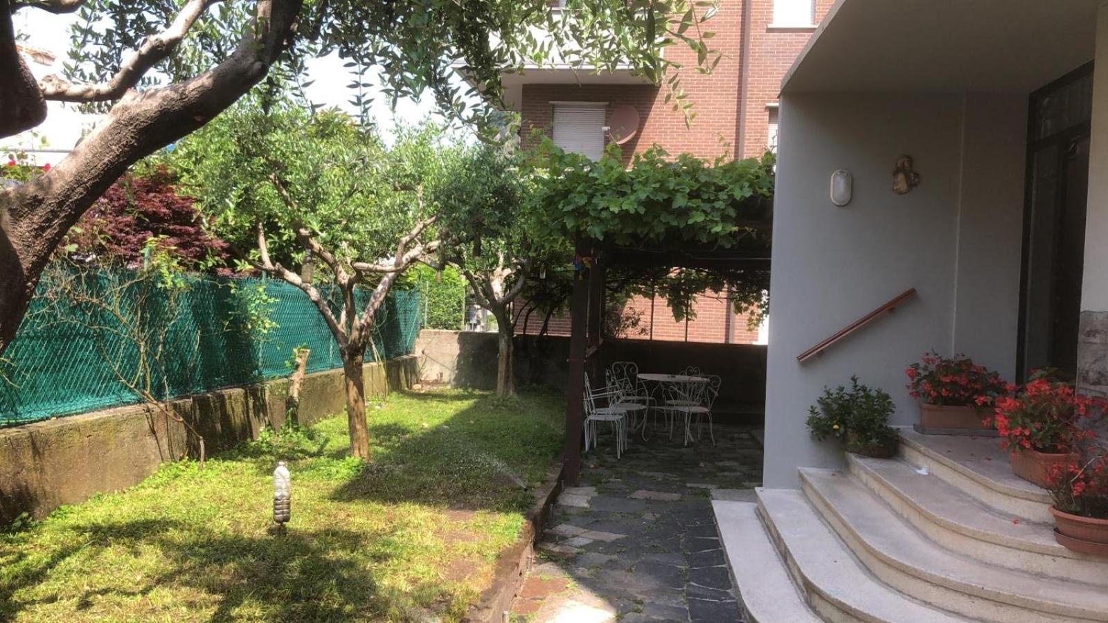 Nuova Casa vacanze nonna Prassede con giardino e posto auto view 5
