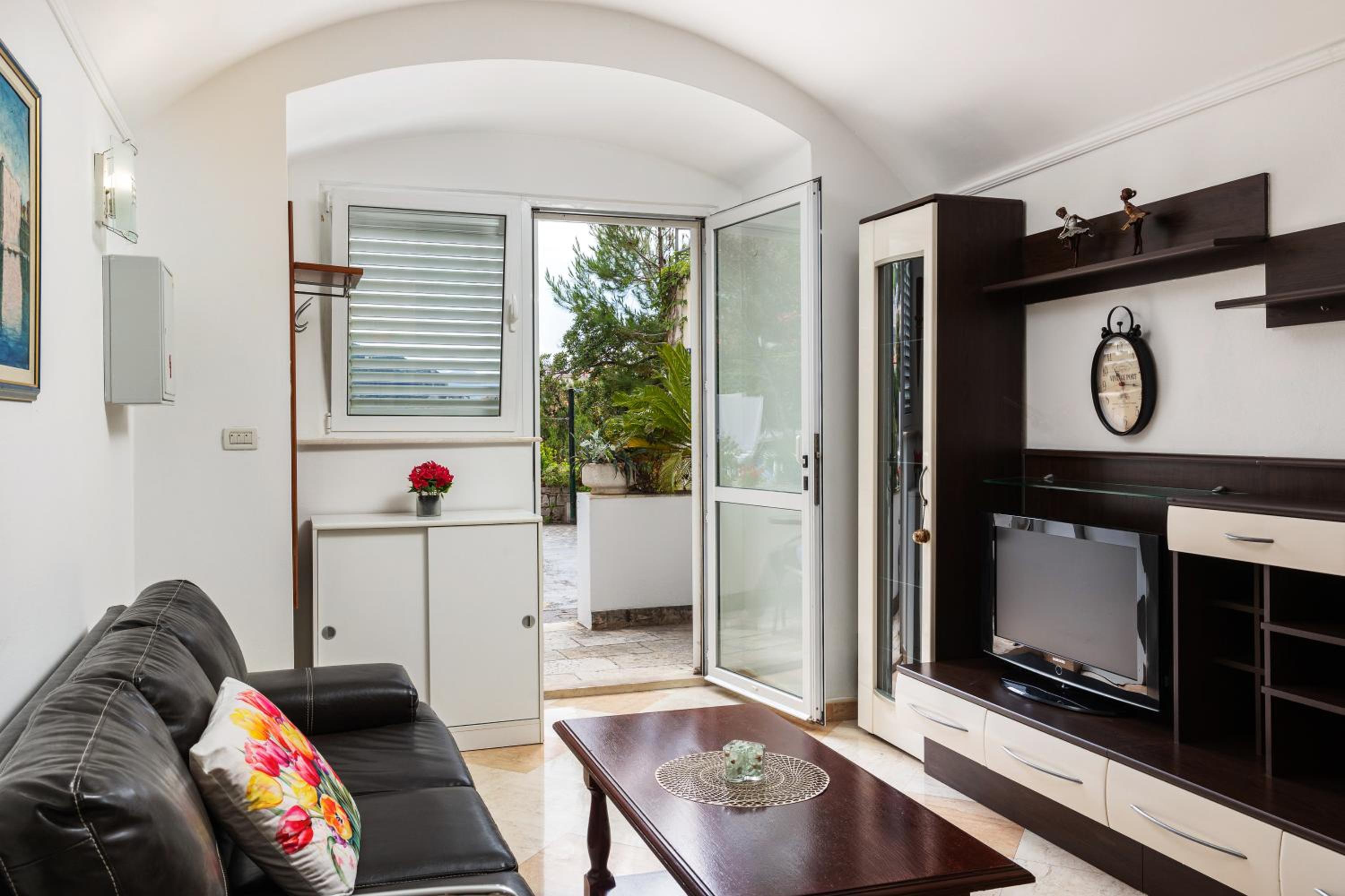Beach Apartment Francesko near Old Town
