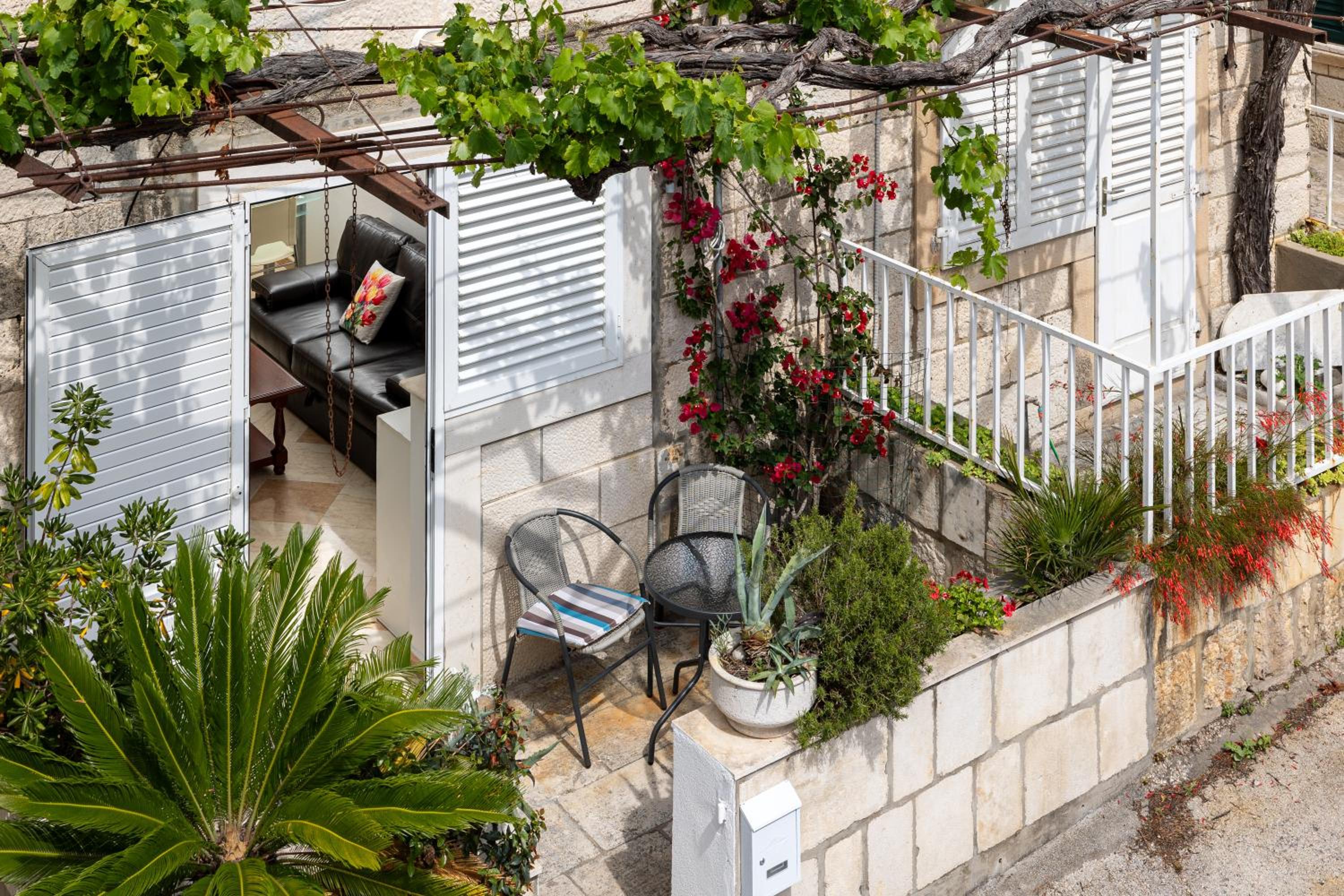 Beach Apartment Francesko near Old Town