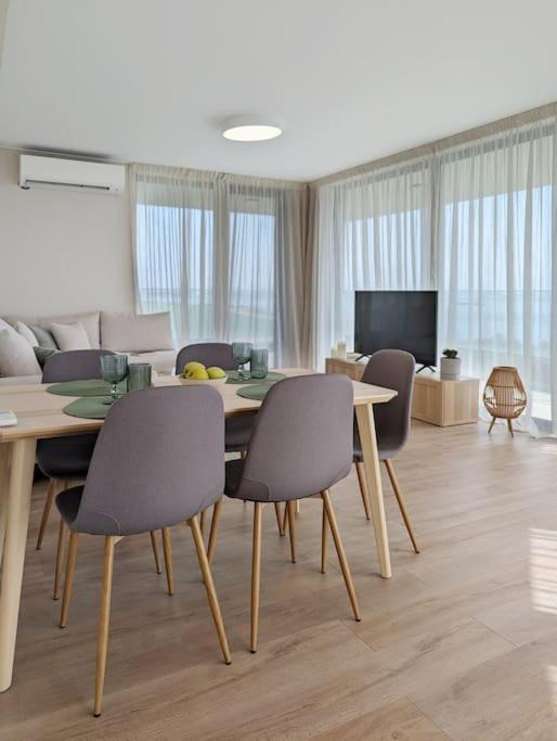 Foros Apartment