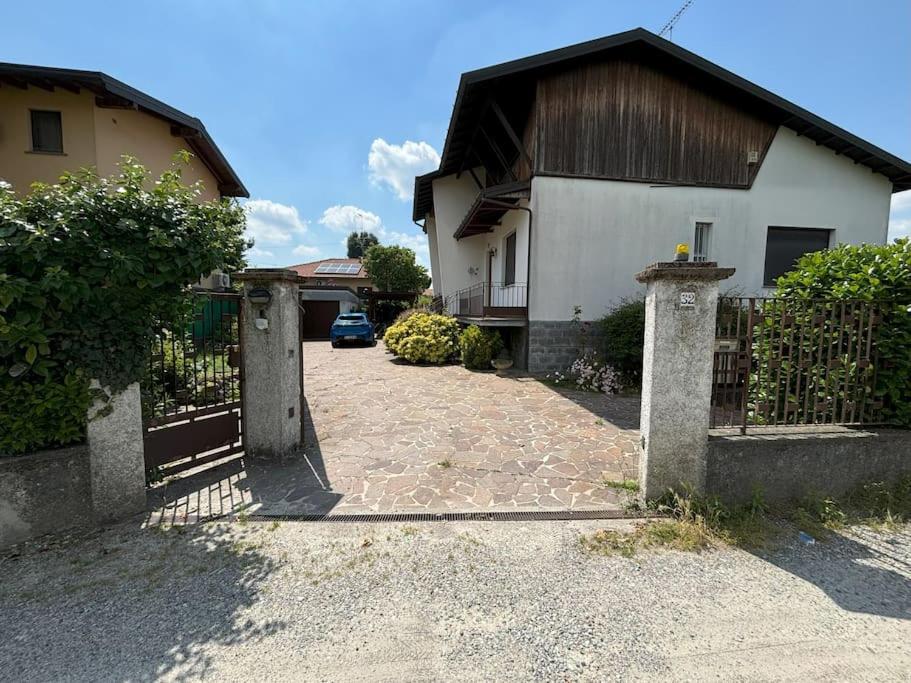 Villetta con taverna, palestra, lavanderia, giardino