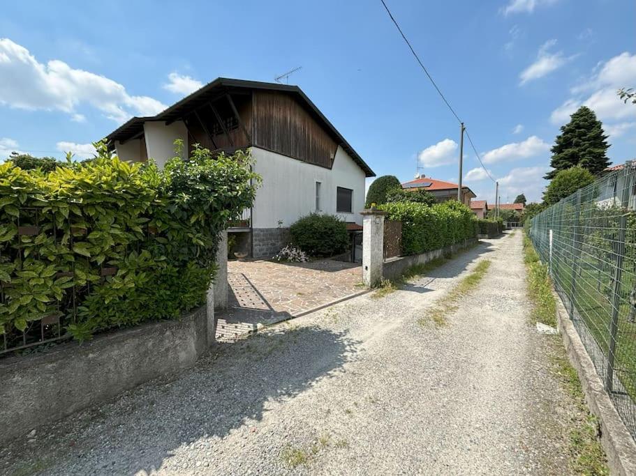 Villetta con taverna, palestra, lavanderia, giardino