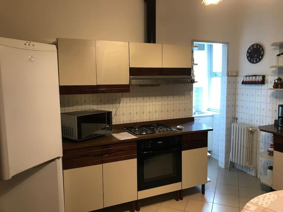 Villetta con taverna, palestra, lavanderia, giardino