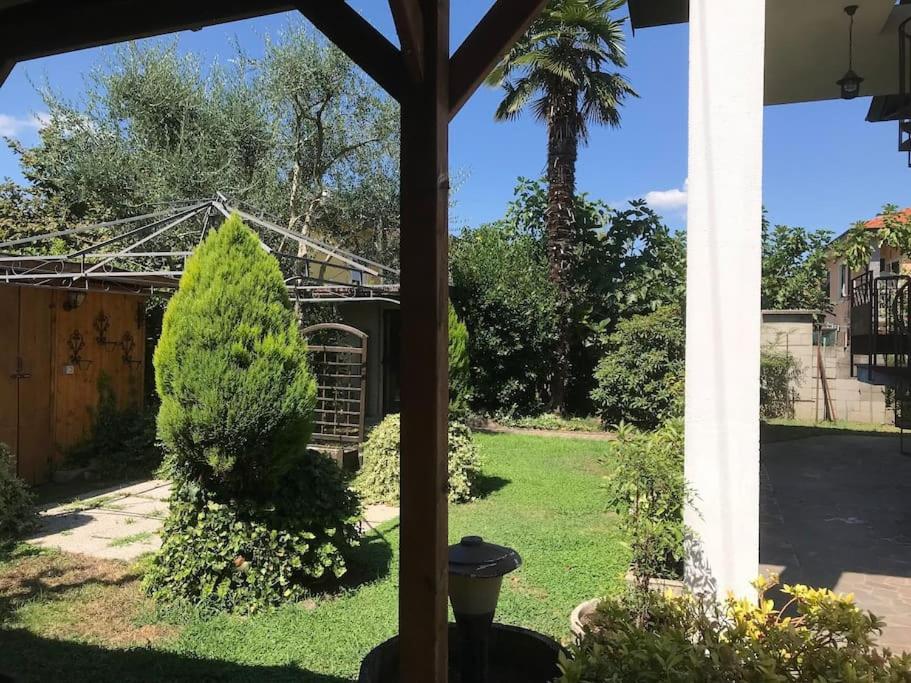 Villetta con taverna, palestra, lavanderia, giardino