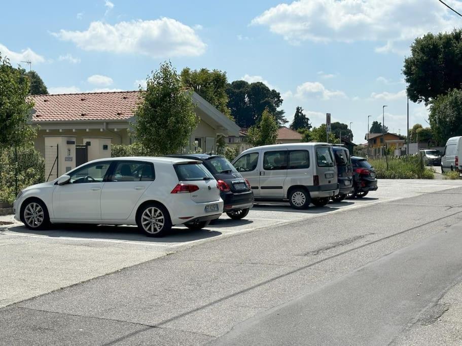 Villetta con taverna, palestra, lavanderia, giardino