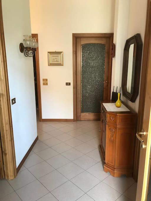 Villetta con taverna, palestra, lavanderia, giardino