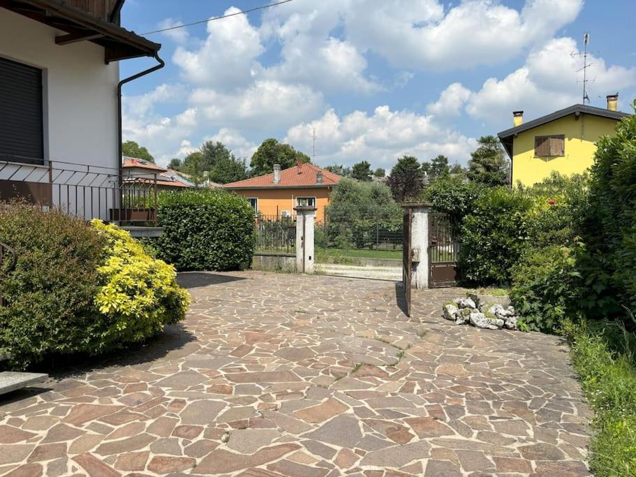 Villetta con taverna, palestra, lavanderia, giardino