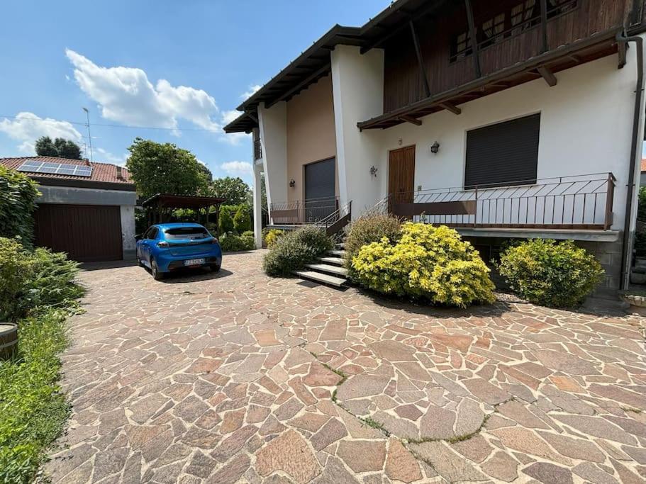 Villetta con taverna, palestra, lavanderia, giardino
