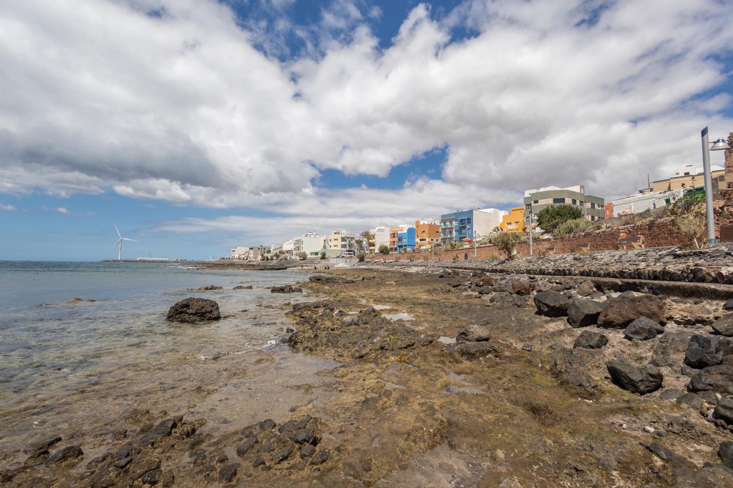 Lightbooking Playa de Arinaga junto al mar