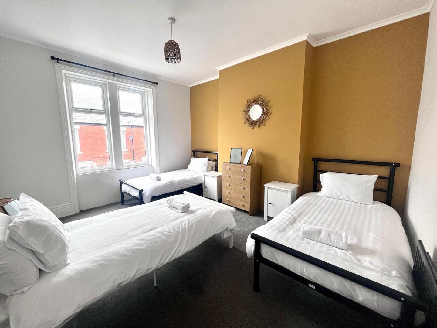 3 BDRM close to beach&city