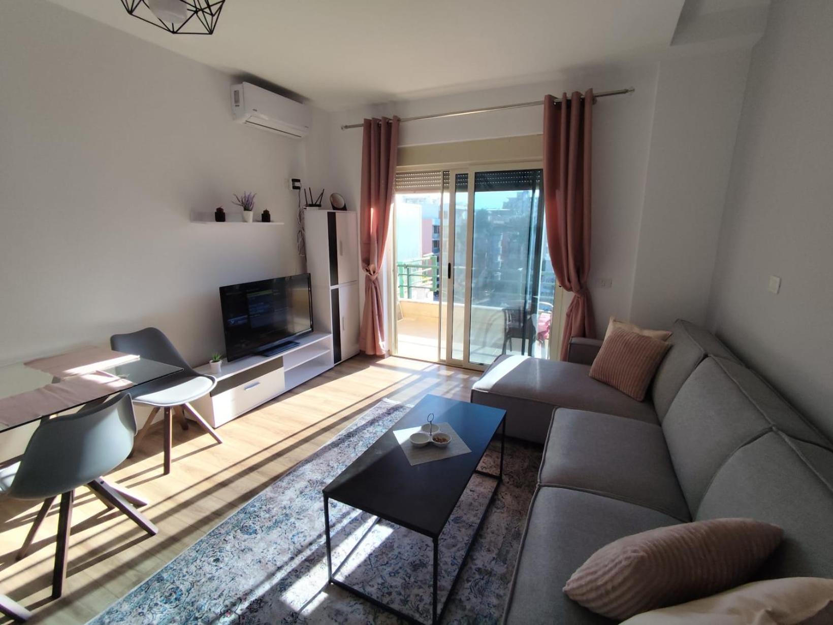 Daisy apartment