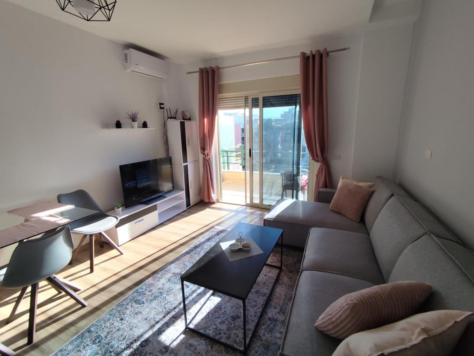 Daisy apartment