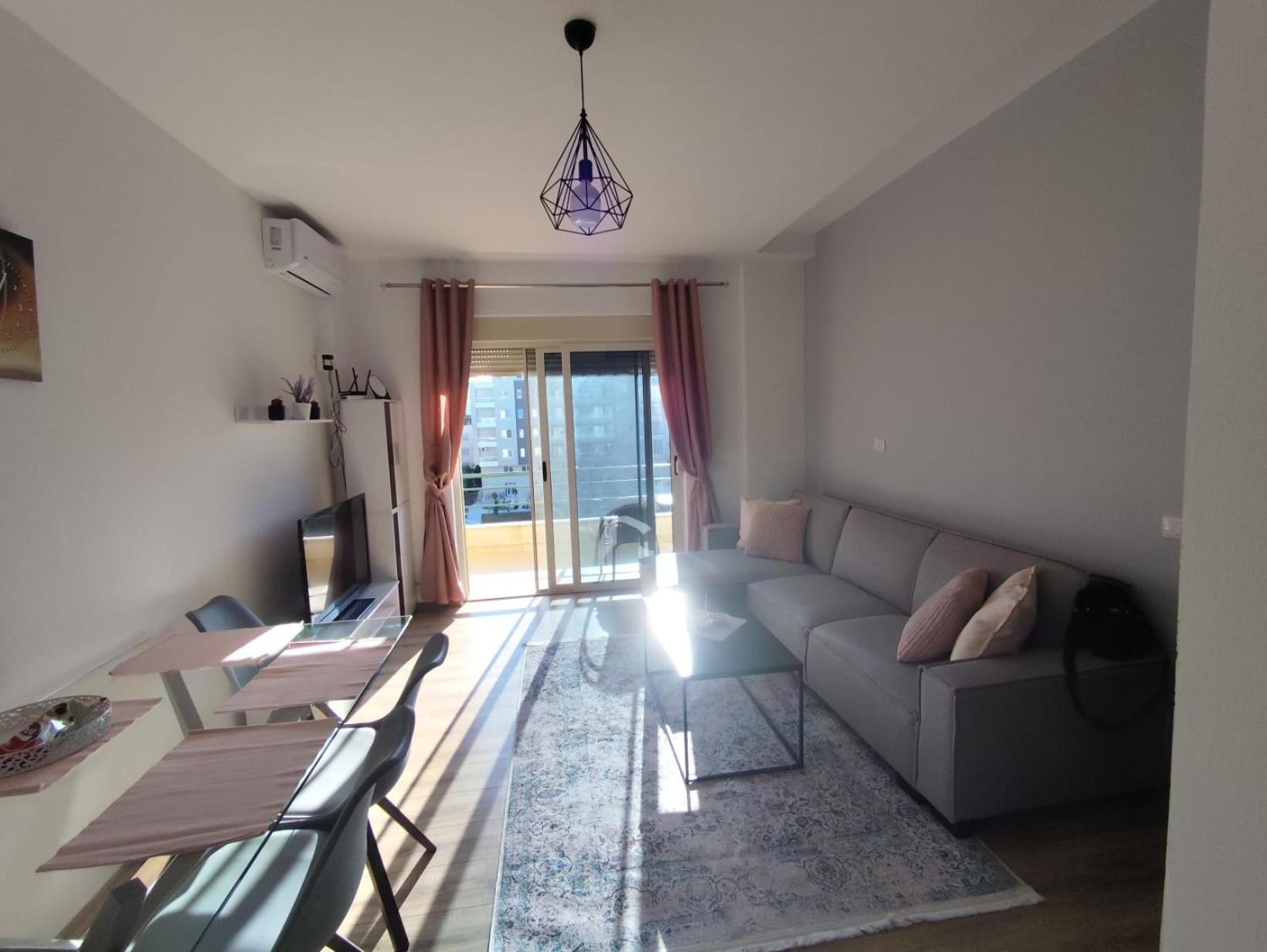 Daisy apartment