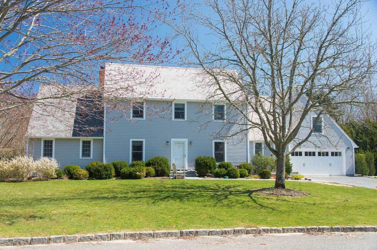 Villa Bridgehampton village view 3