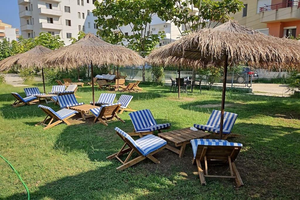 Ground floor Studio in Golem Next to Hotel Flower self check in 100m to beach