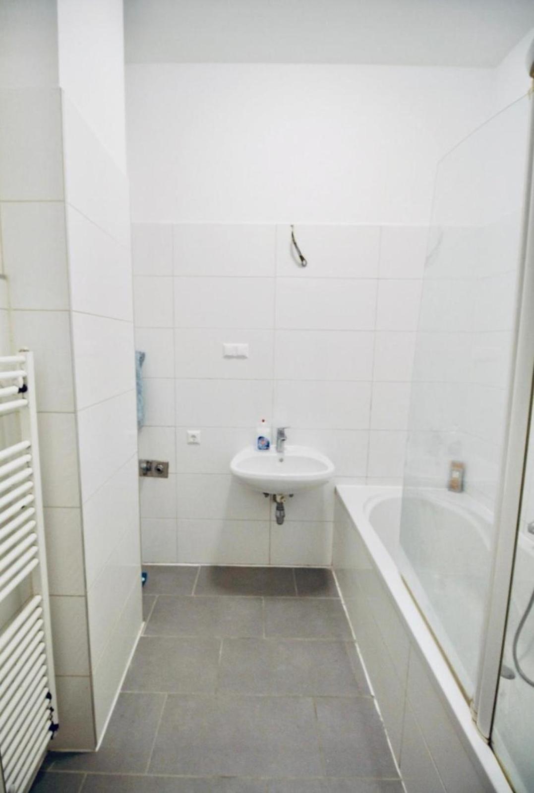 6 min to Amusement Park - Economy Rooms in Shared Apartment