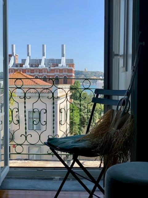 GuestReady - Elegant River View Duplex in Belem view 2
