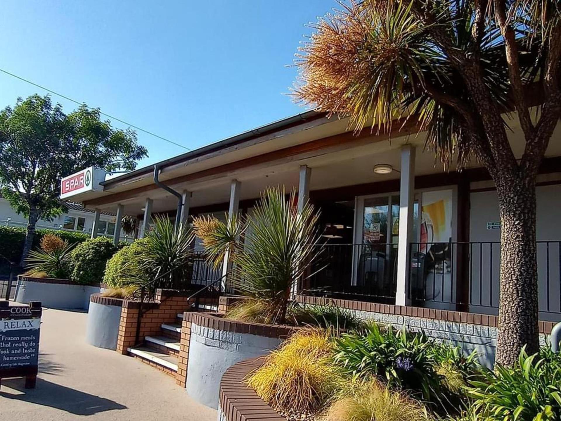 Sleeps 6 Pets Allowed & Free Parking