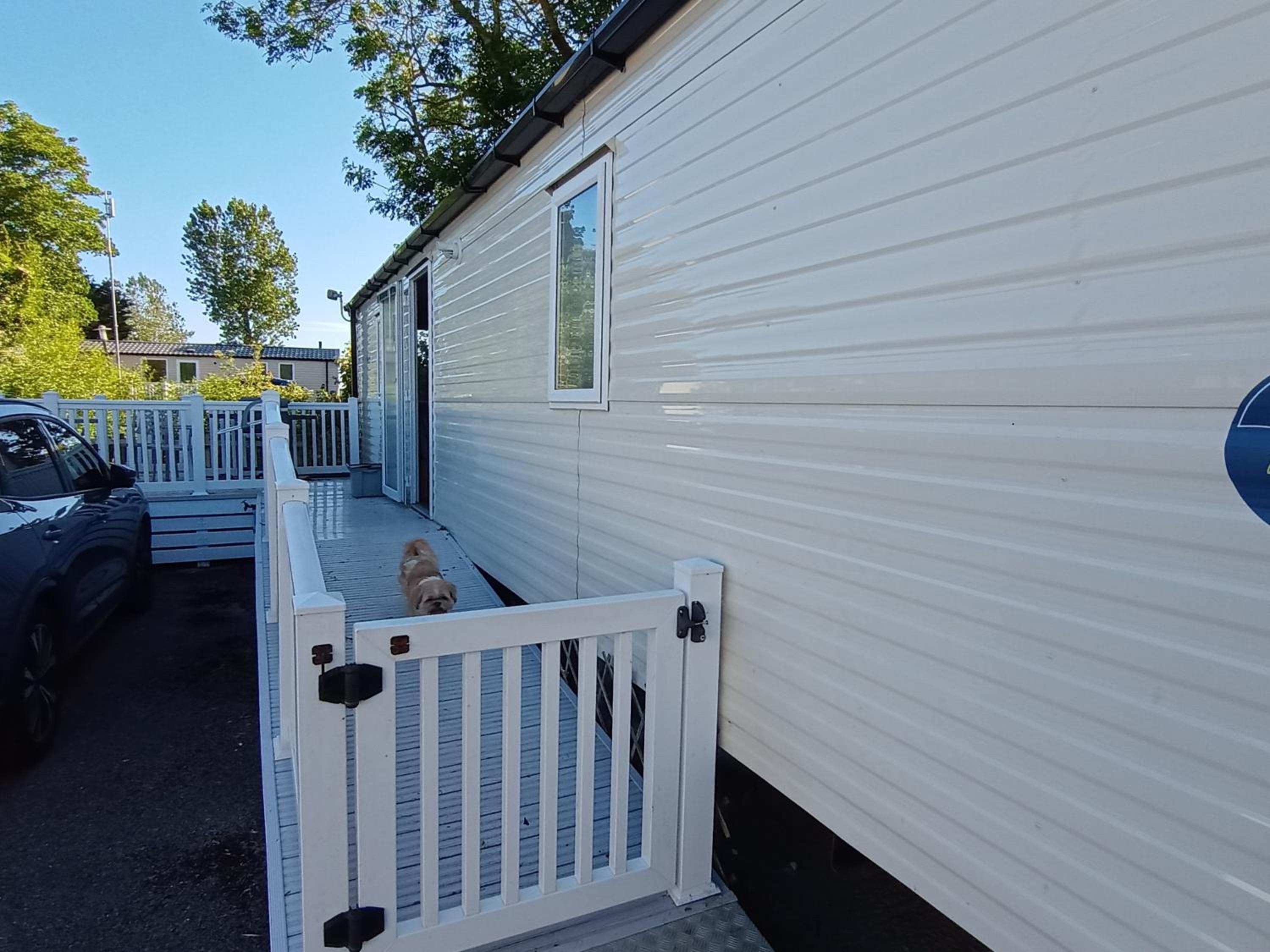 Sleeps 6 Pets Allowed & Free Parking