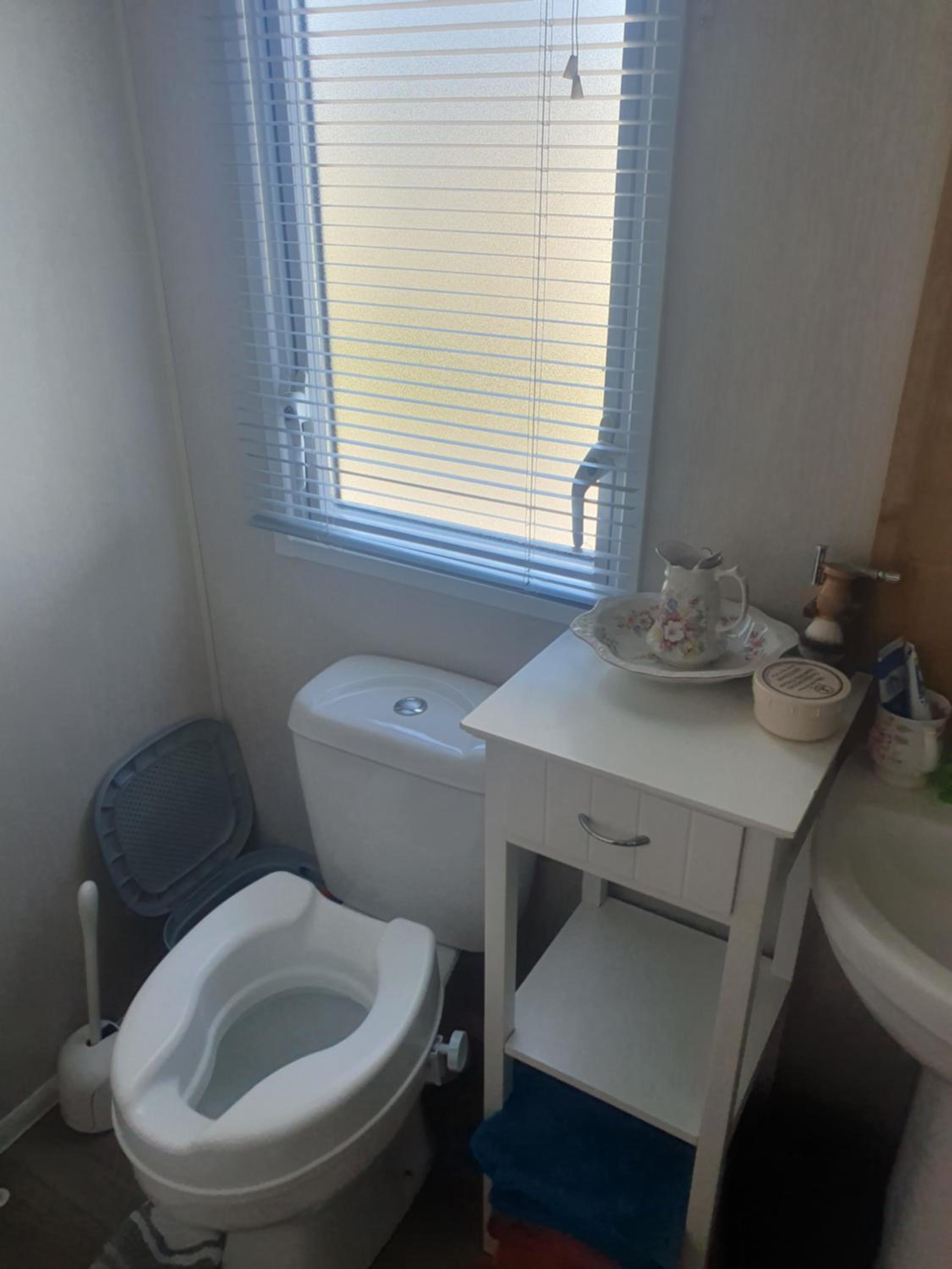 Sleeps 6 Pets Allowed & Free Parking
