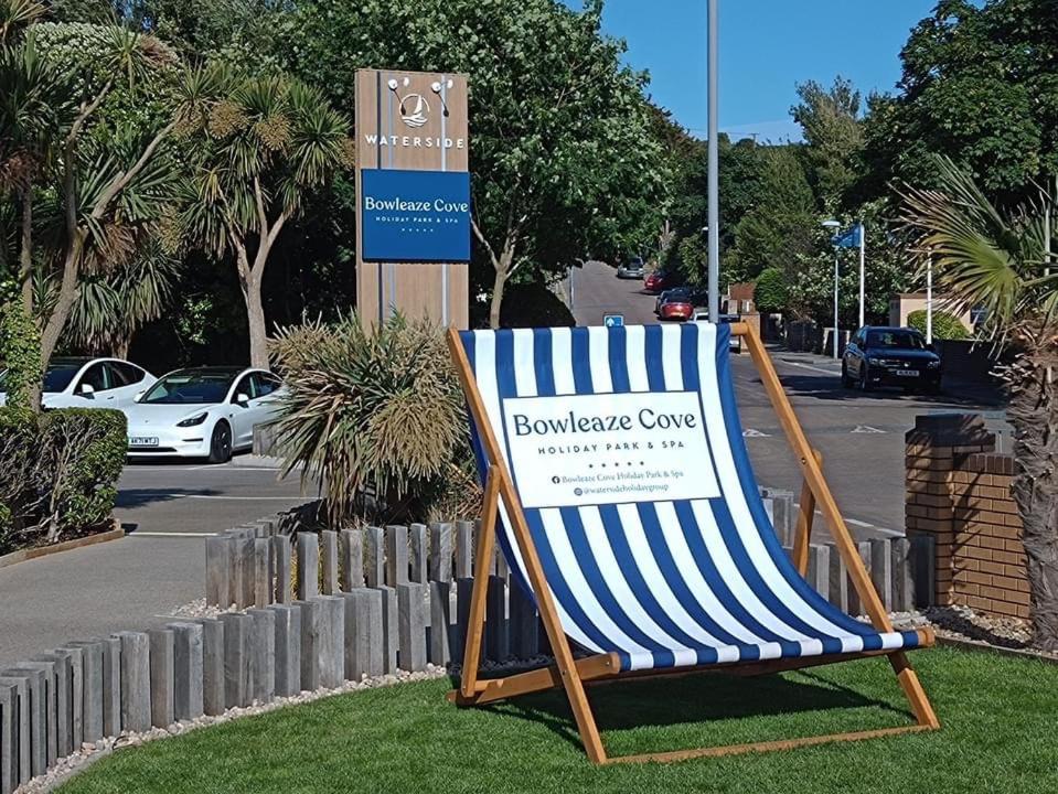 Sleeps 6 Pets Allowed & Free Parking