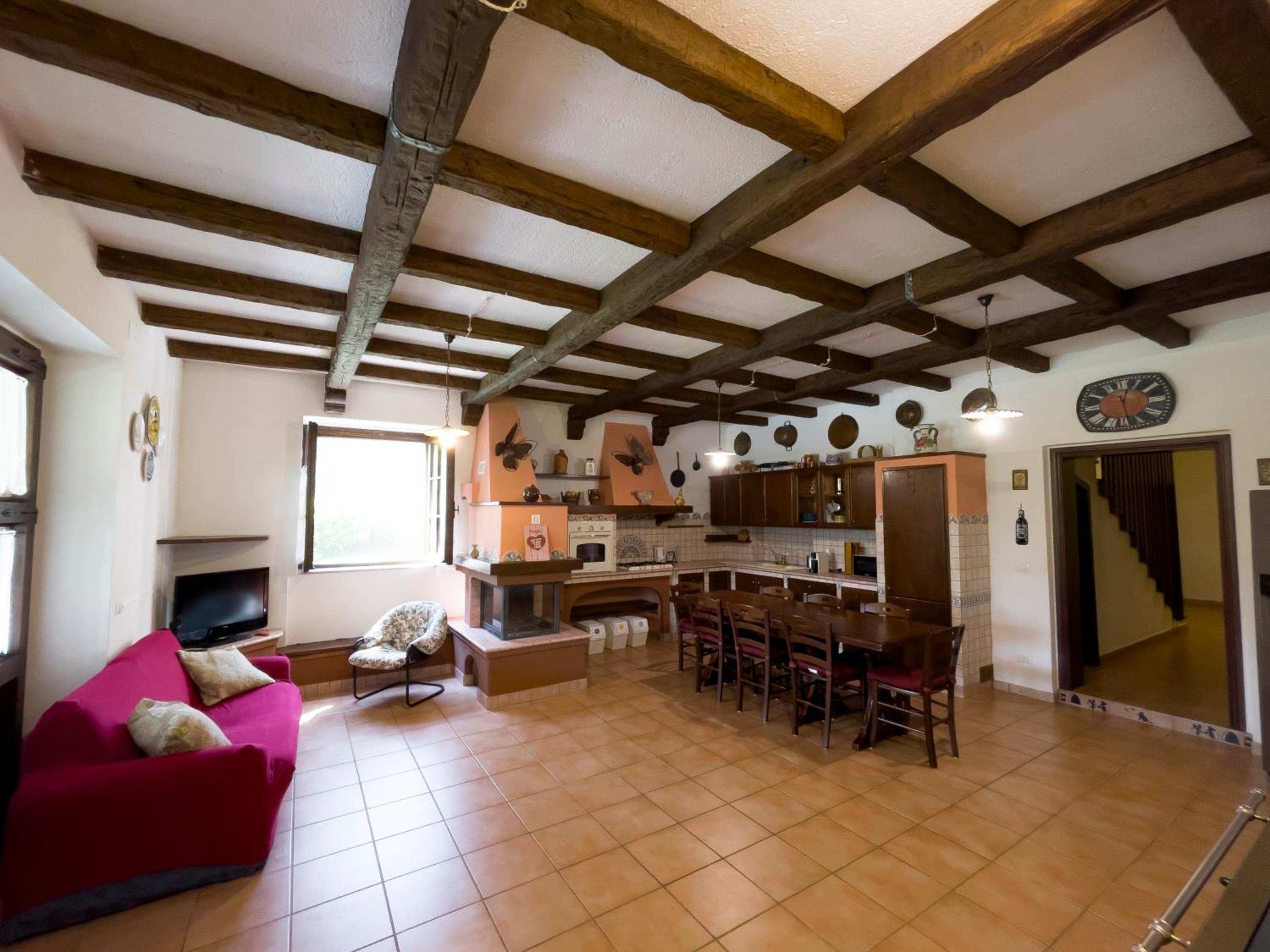 VILLA LIA, casa in collina con piscina. view 5
