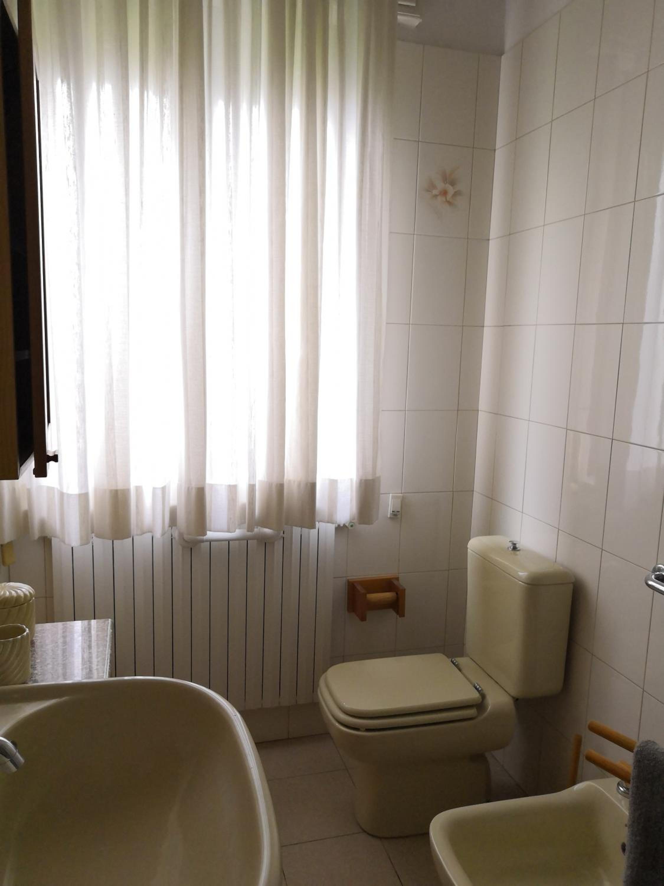Villetta con taverna, palestra, lavanderia, giardino