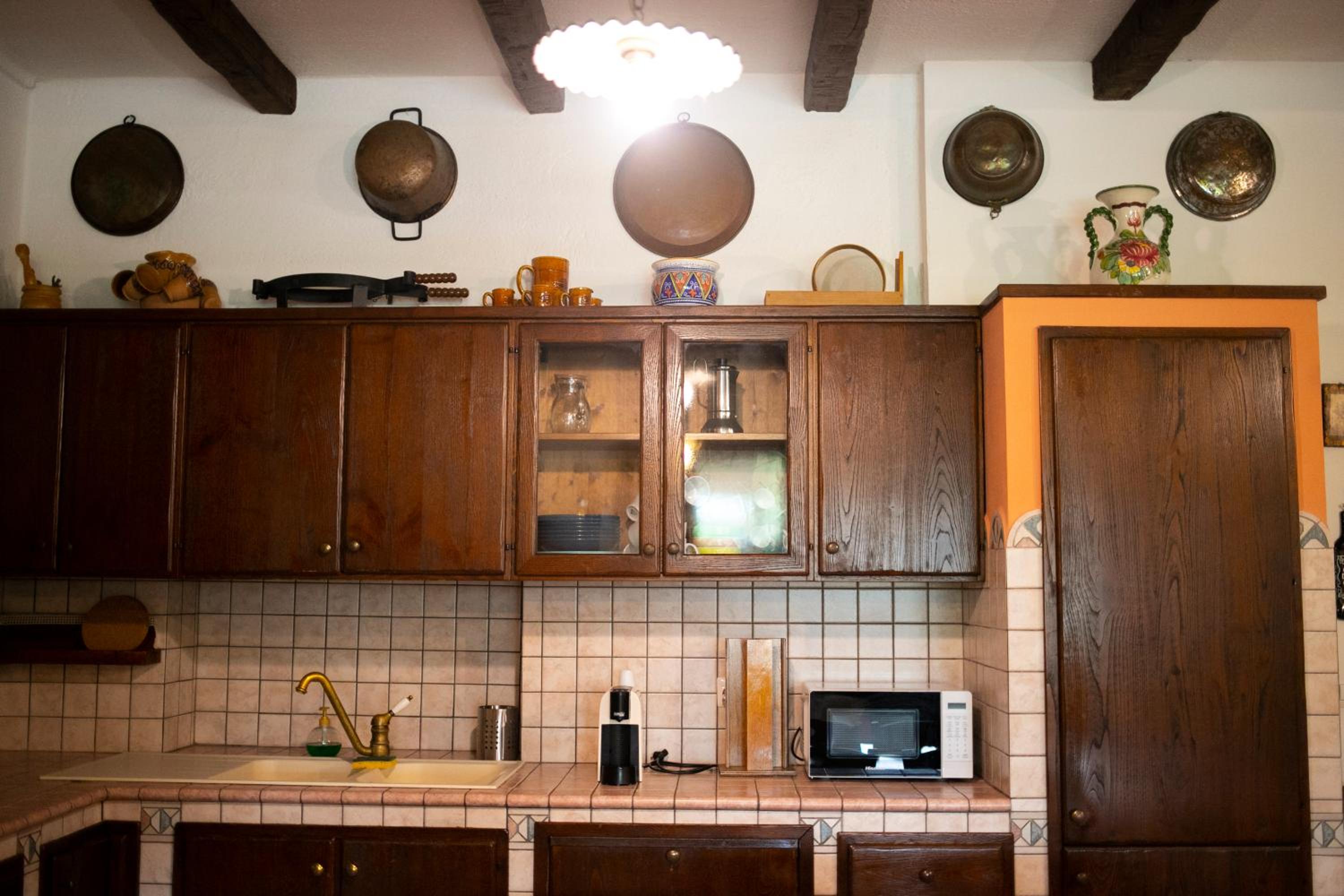 VILLA LIA, casa in collina con piscina. view 4