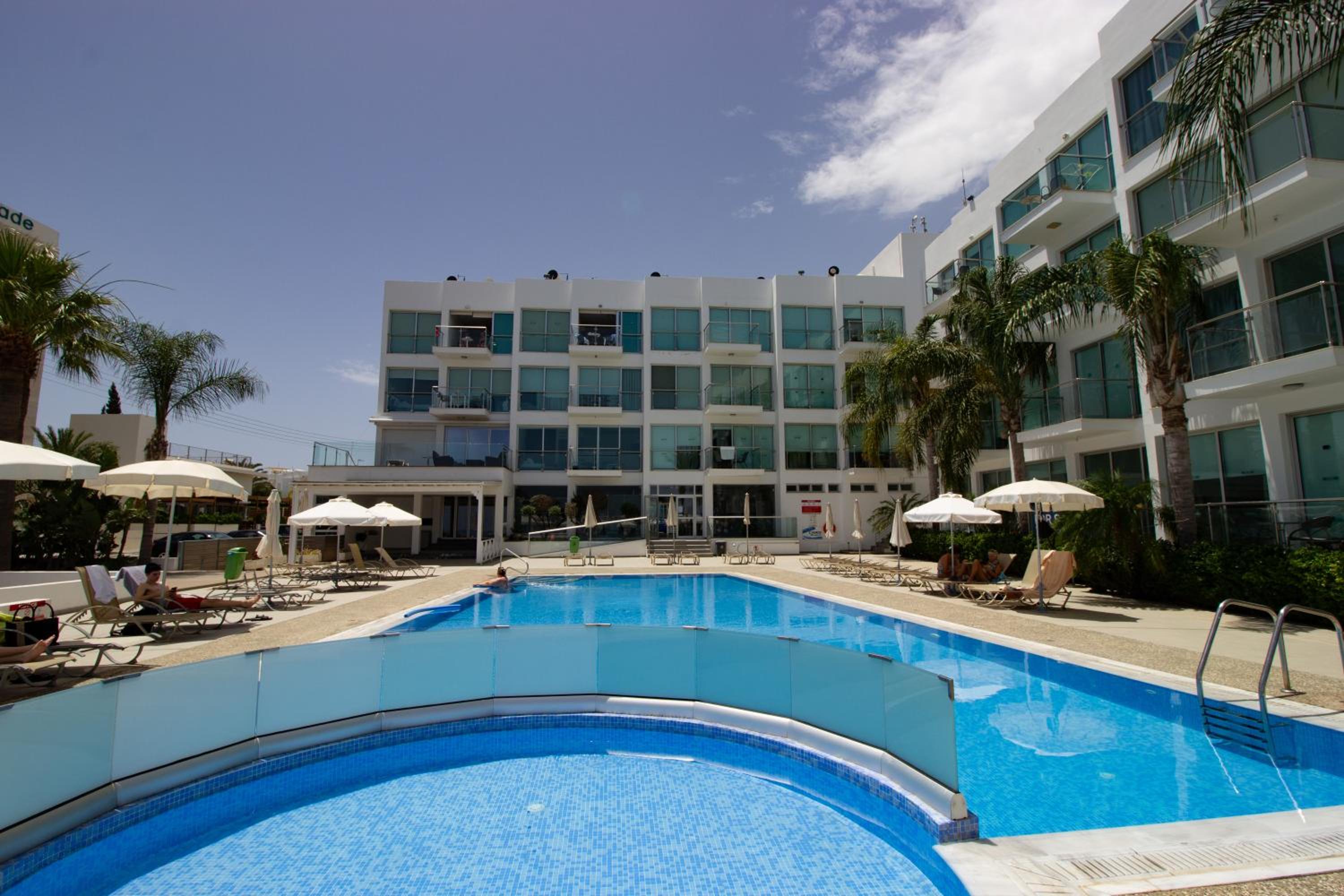 Seafront Stylish Apt, Protaras