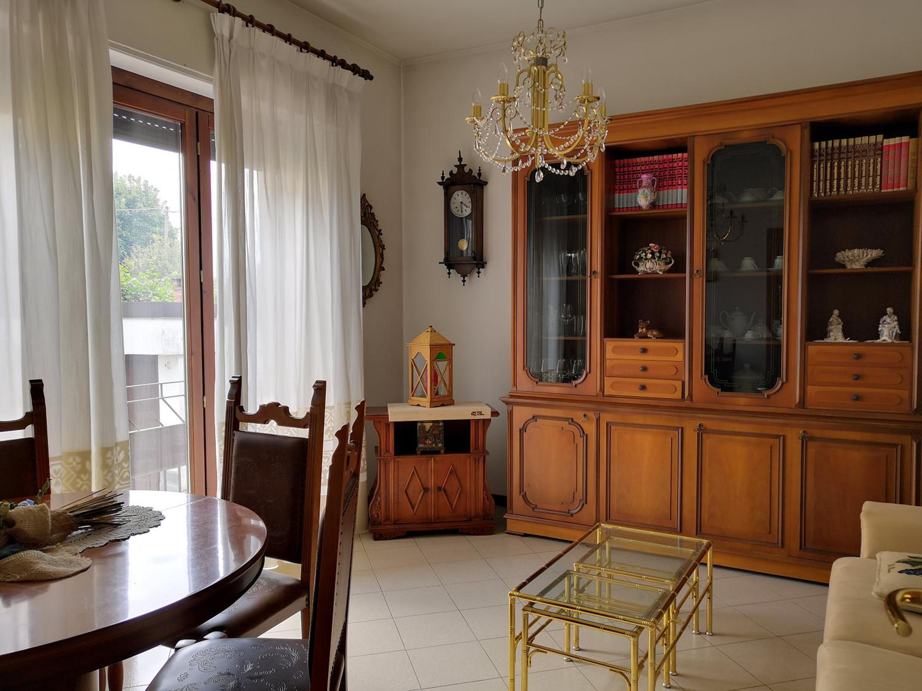 Villetta con taverna, palestra, lavanderia, giardino
