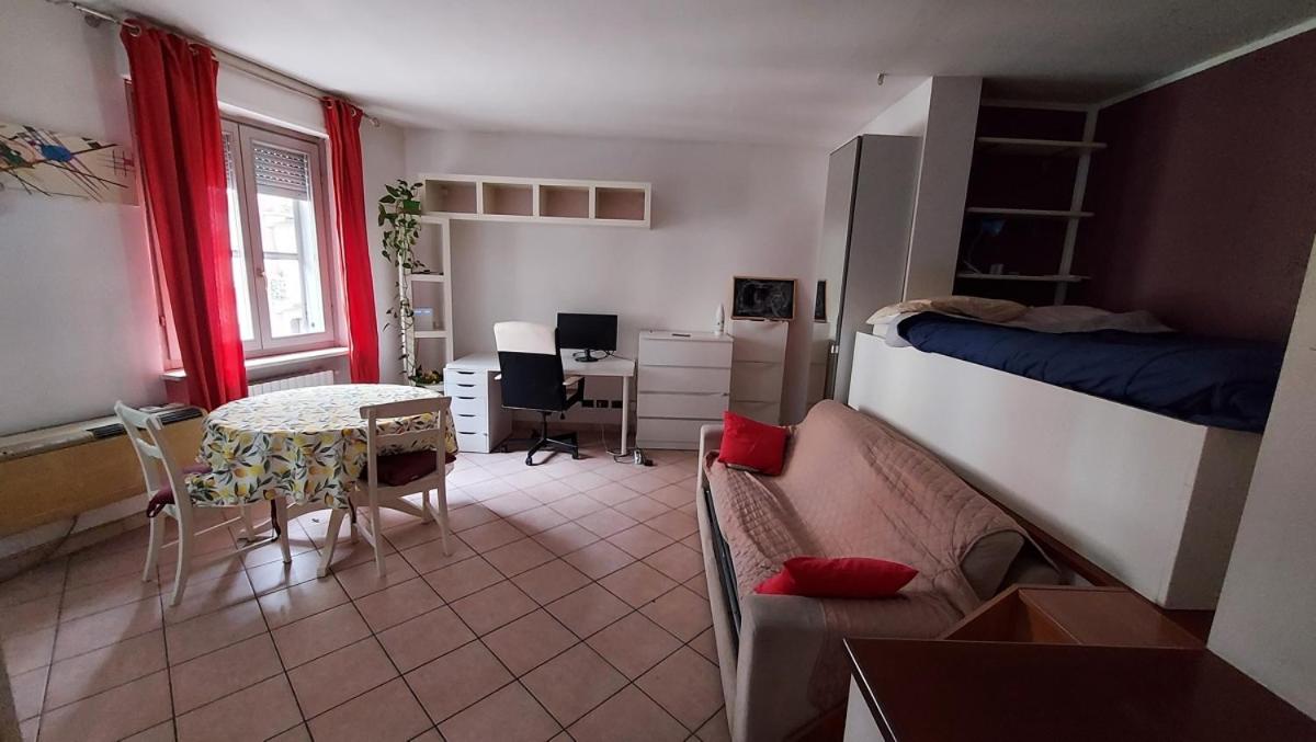 Apartment near Metro