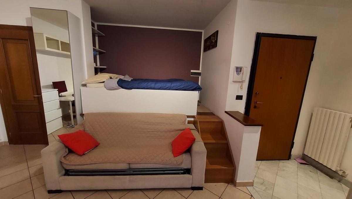 Apartment near Metro