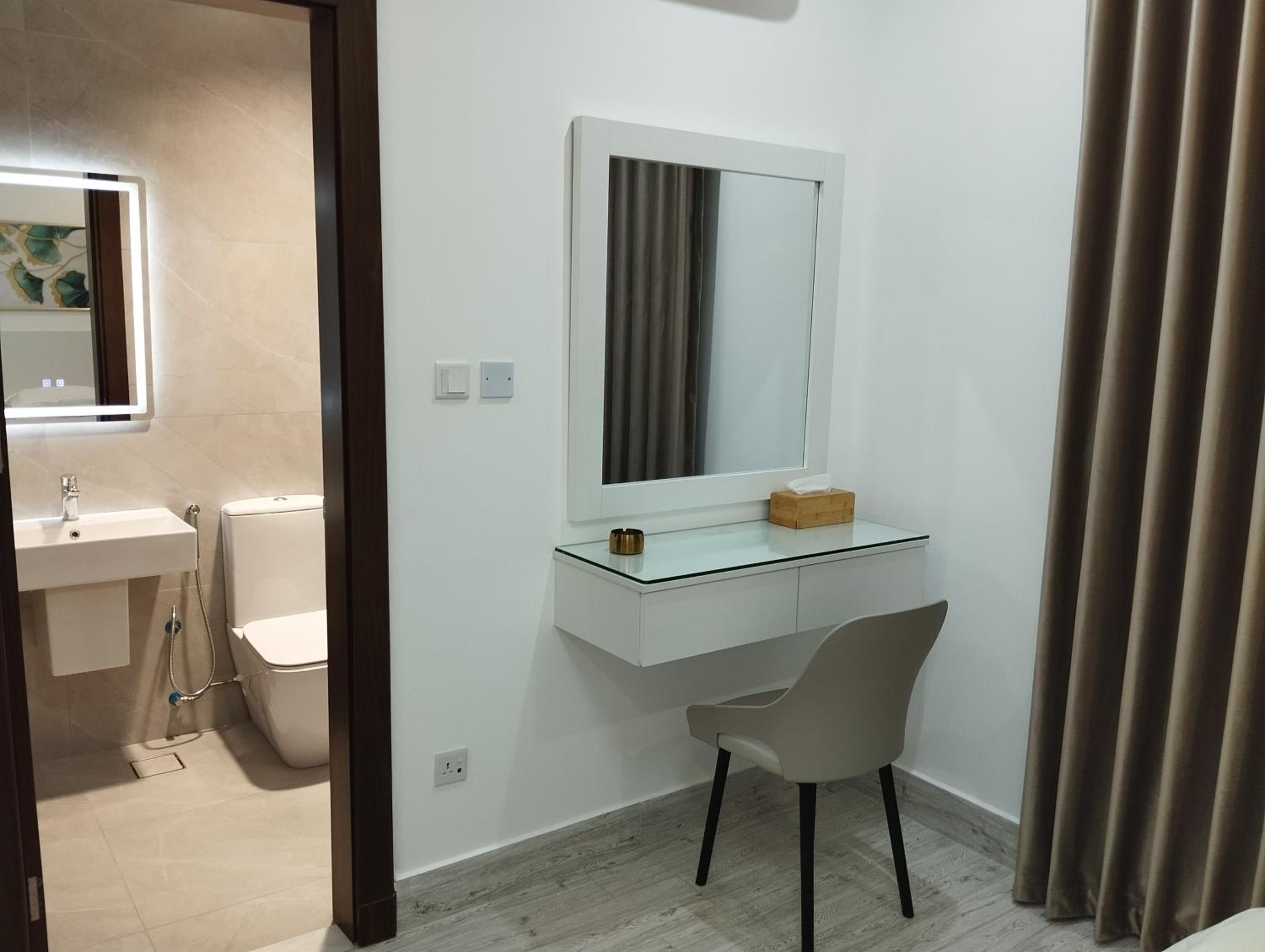 Airport chalet amman