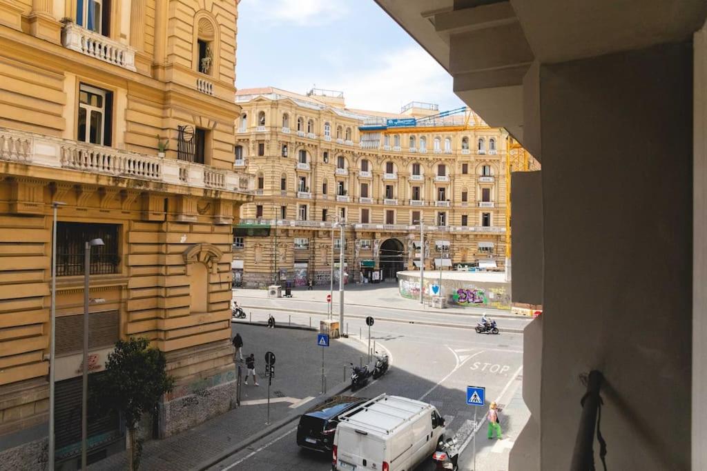 6 N'amore, Nel cuore di Napoli