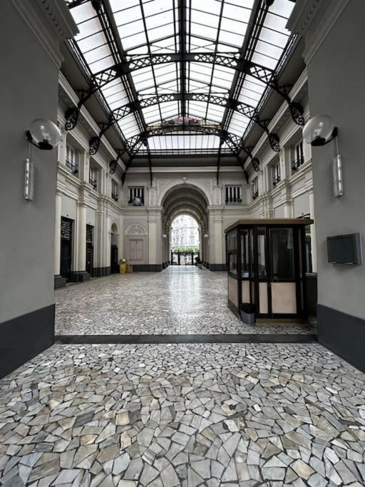 6 N'amore, Nel cuore di Napoli
