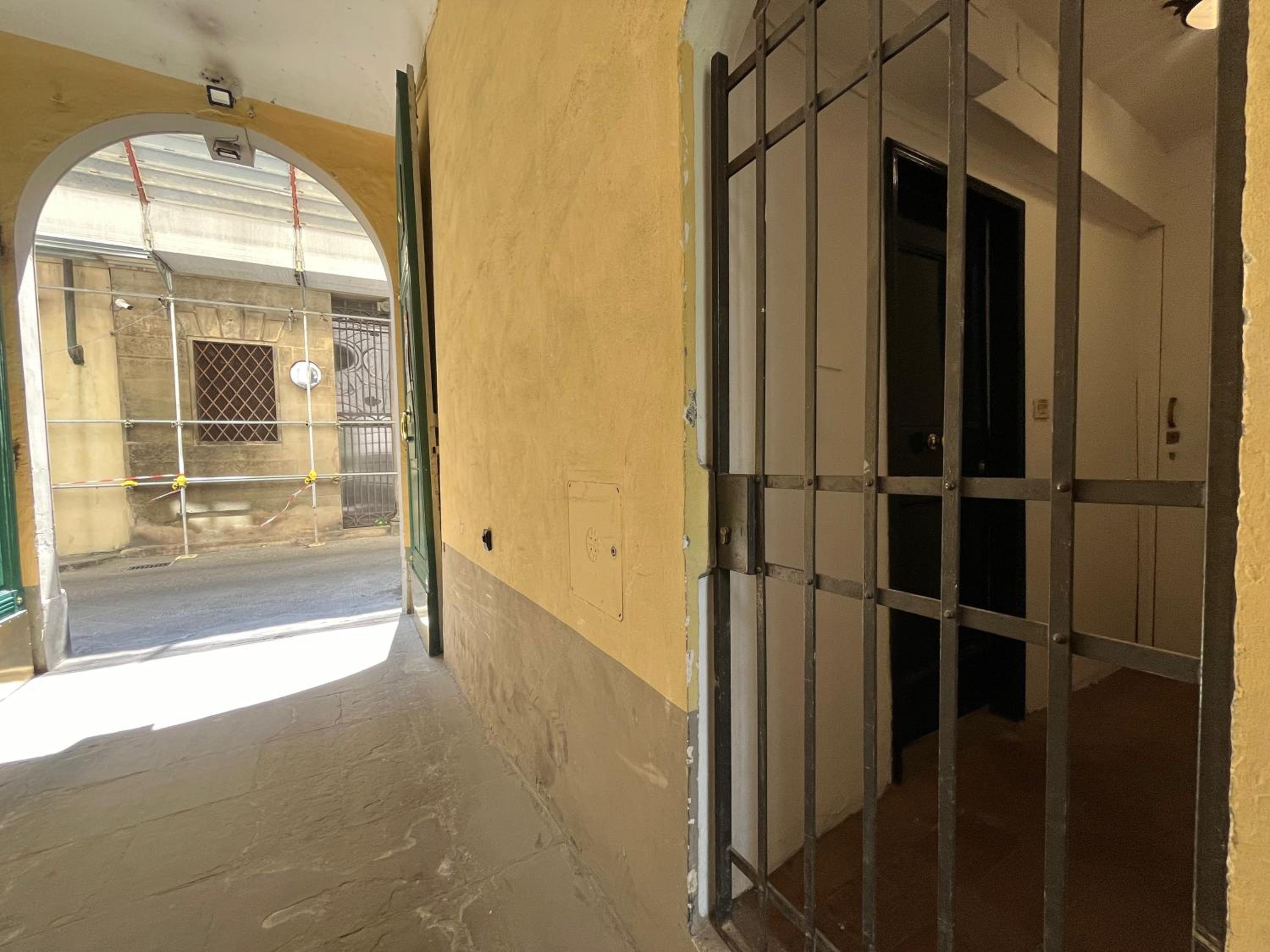 Pinti Apartment