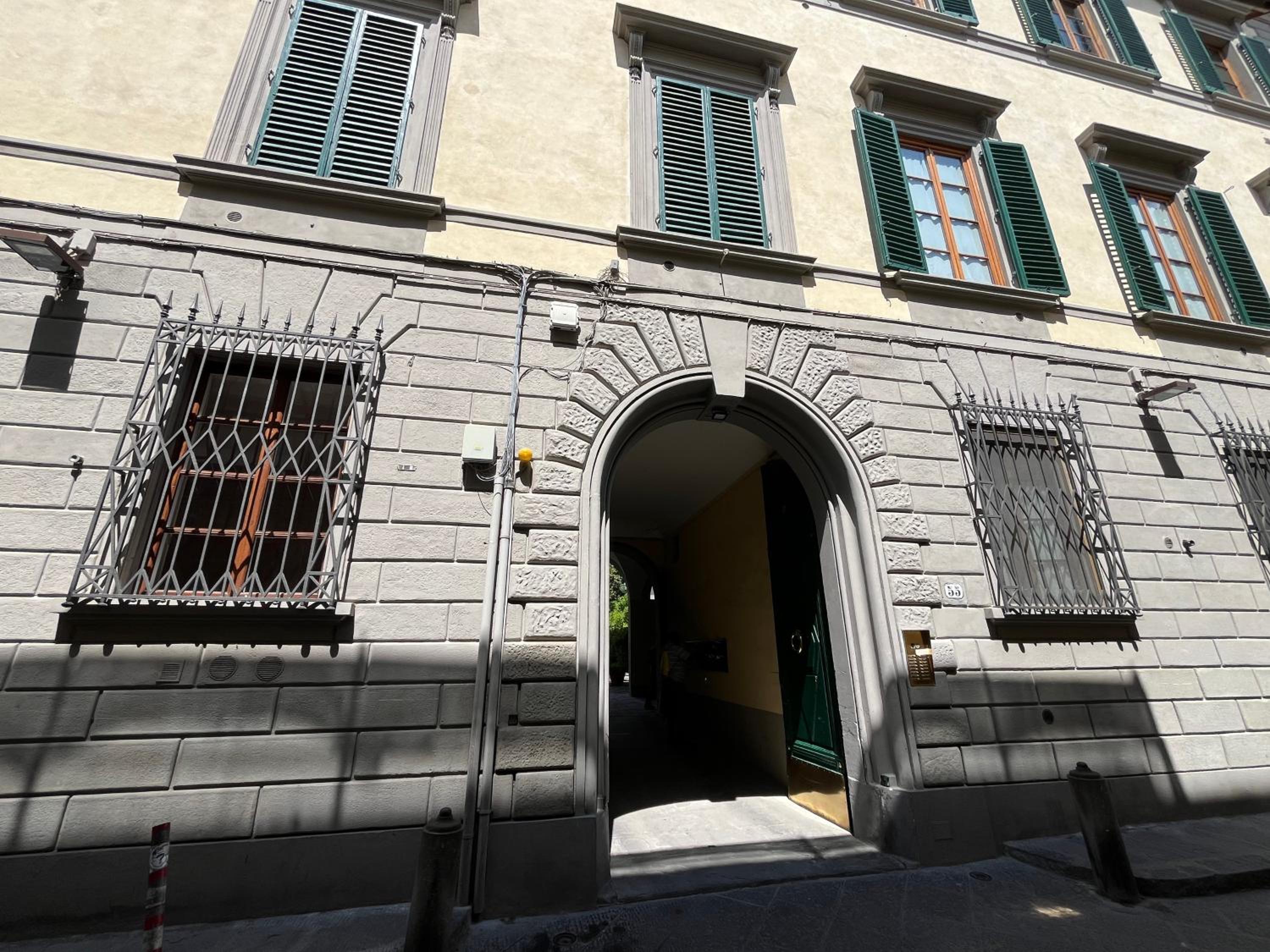 Pinti Apartment
