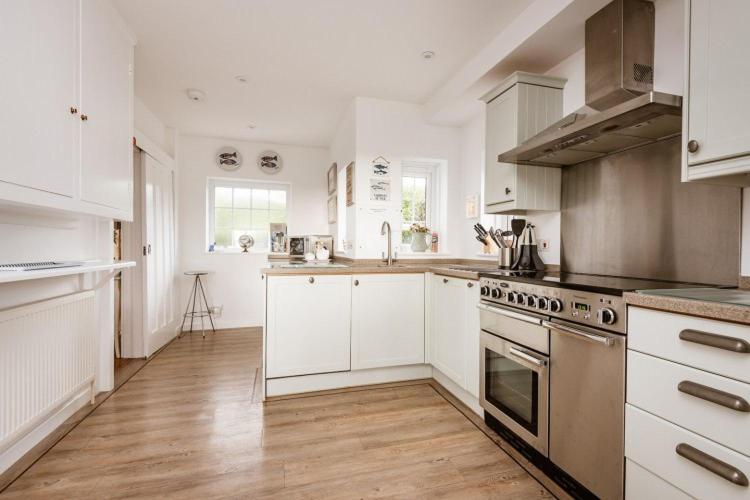 Beachside, Luxury Cottage, Devon