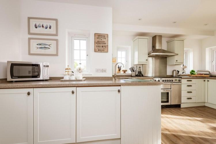 Beachside, Luxury Cottage, Devon