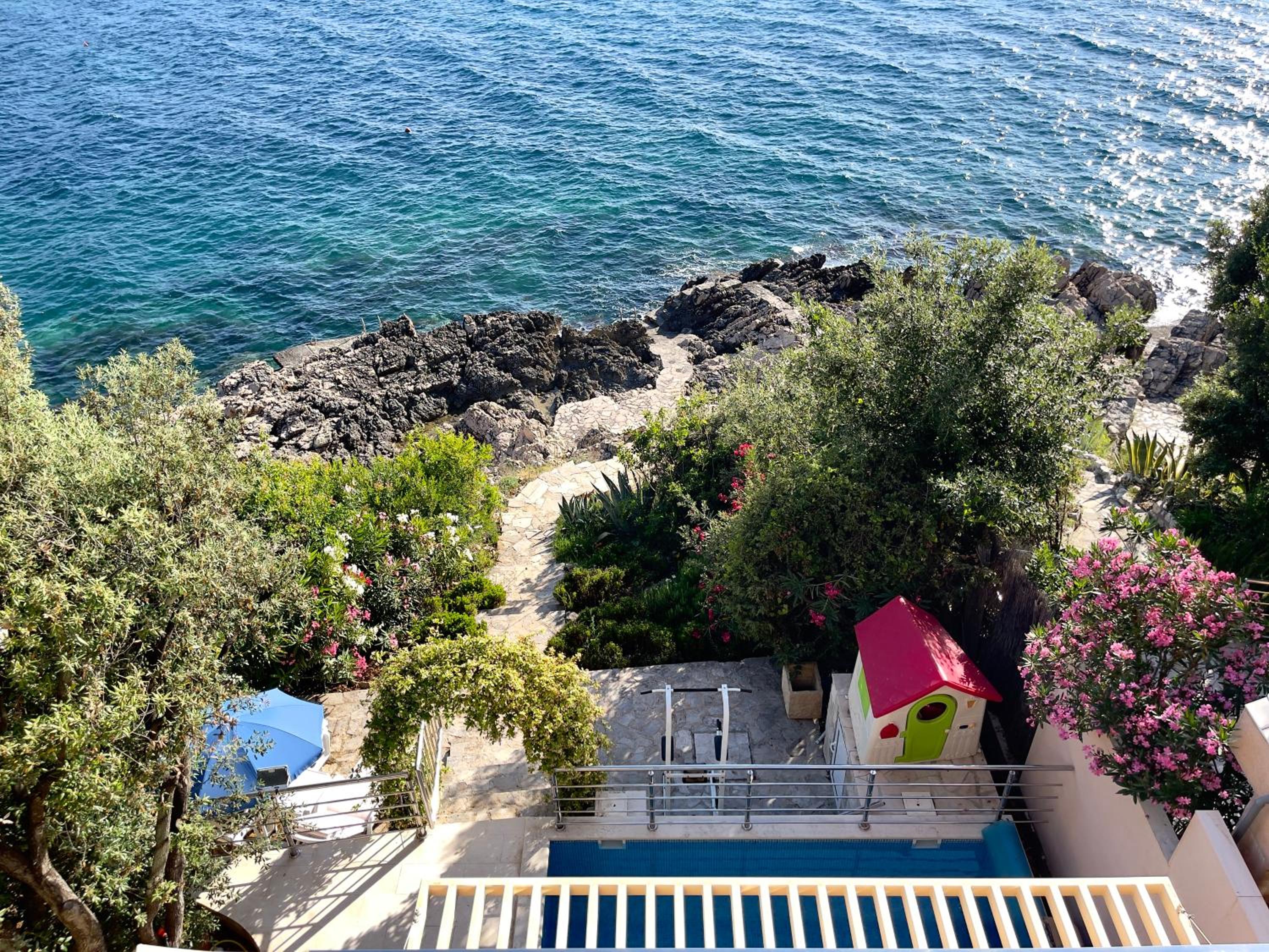 Vila Nadja SEAFRONT view 3