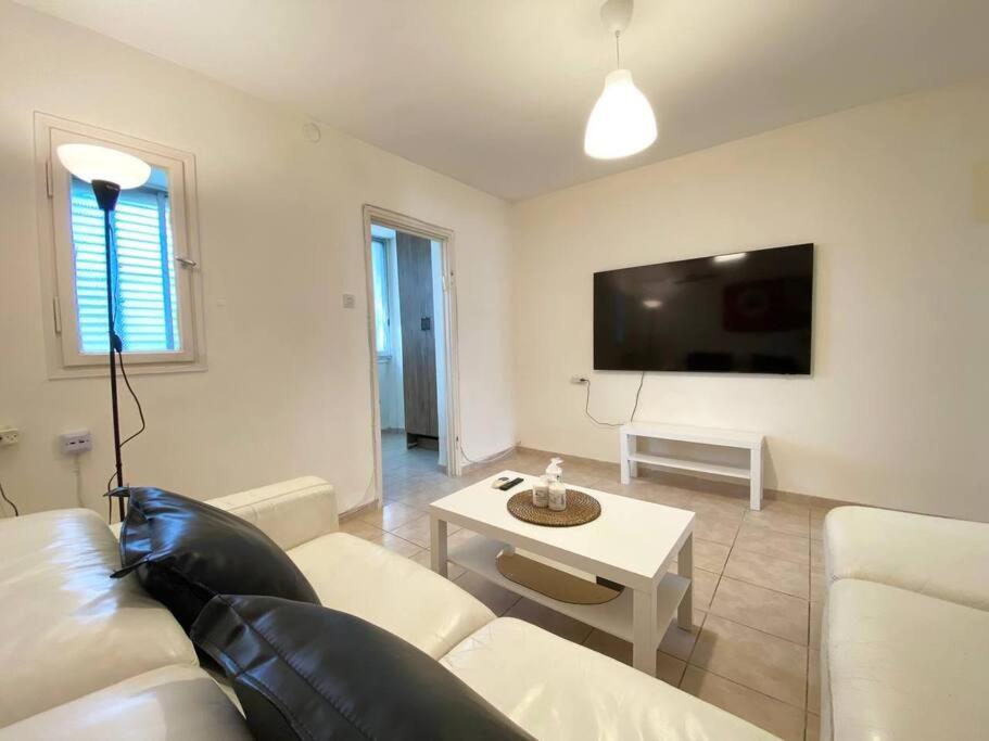 Sea cozy apartment in Kiryat Yam