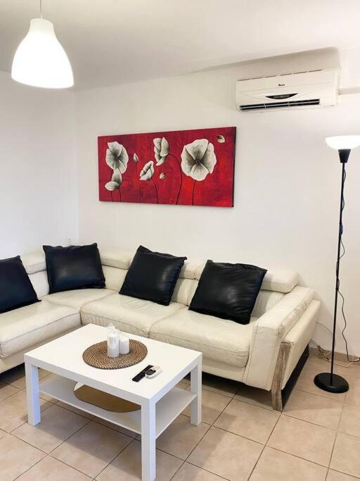 Sea cozy apartment in Kiryat Yam