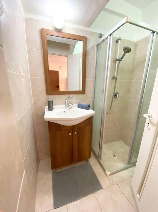 Sea cozy apartment in Kiryat Yam
