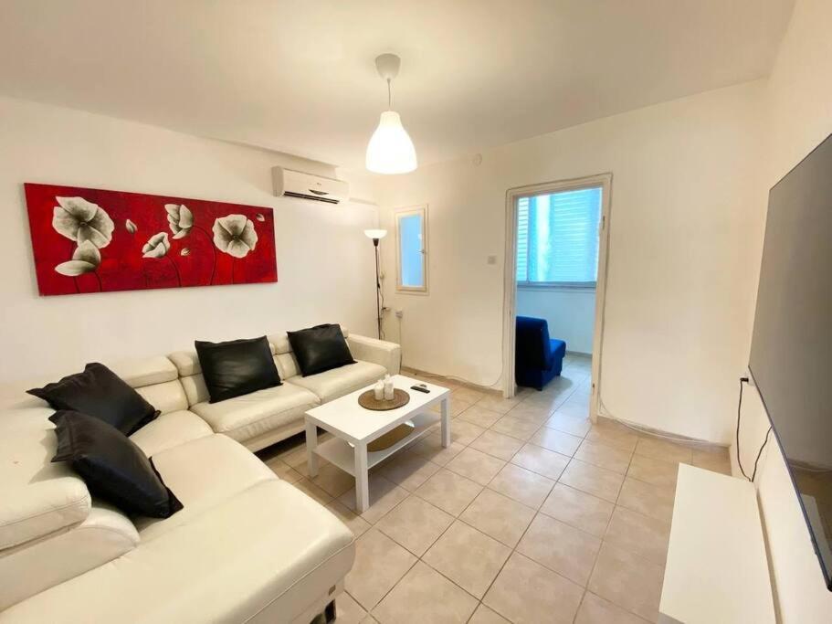 Sea cozy apartment in Kiryat Yam