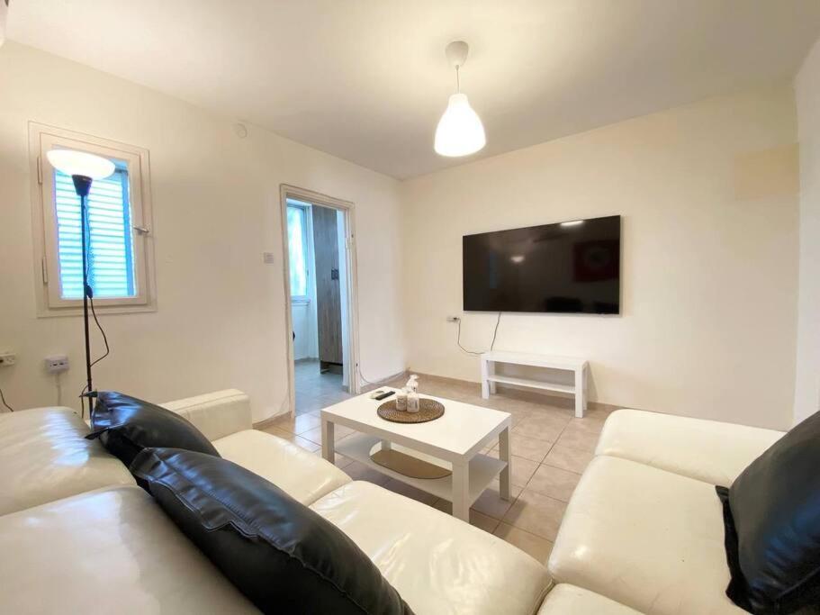 Sea cozy apartment in Kiryat Yam