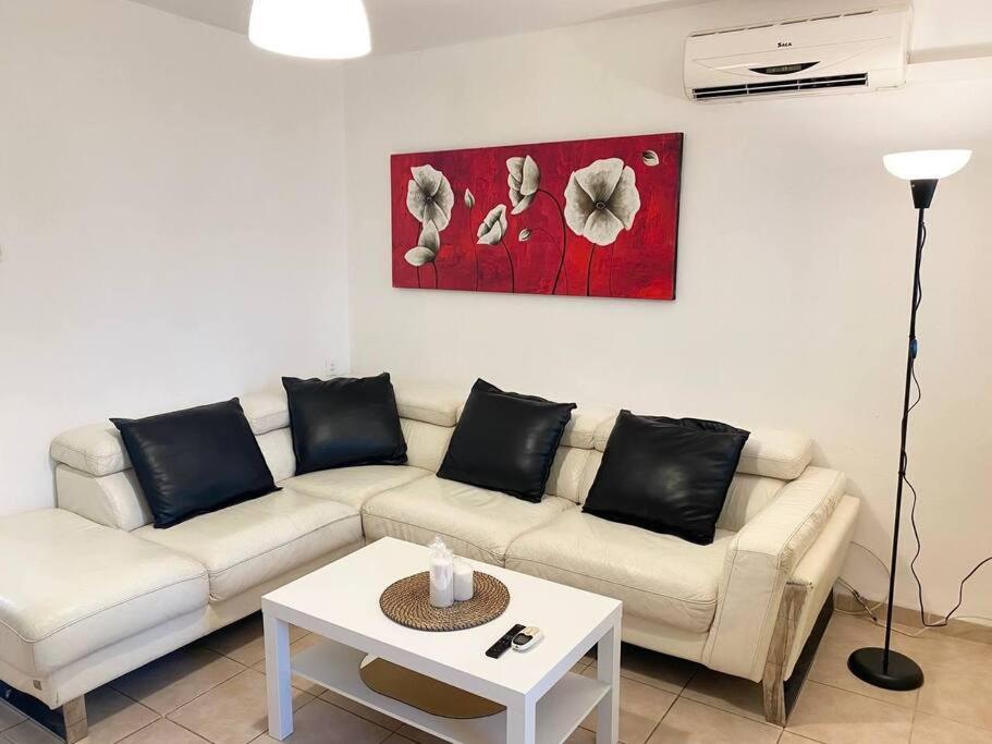Sea cozy apartment in Kiryat Yam